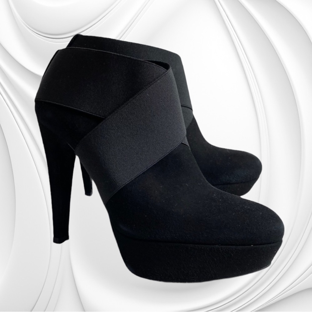 Stuart Weitzman suede boots size 7